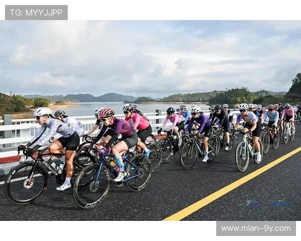 环千岛湖女子精英组焦彦静夺冠，汪兴娥、沈丹妹跟登奖台