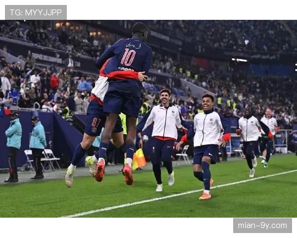 法国超级杯：巴黎圣日耳曼2-1里尔，新援中卫在定位球防守中完美执行了对重点人的盯防任务